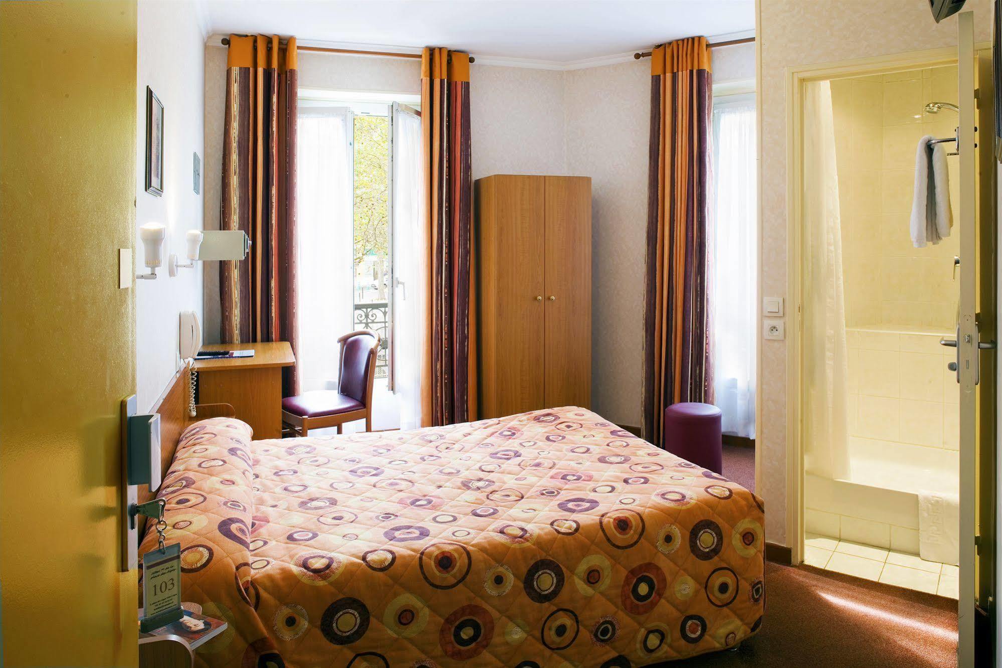Hotel De La Place Des Alpes Paris Exteriör bild
